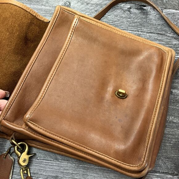 Vintage Coach Brown Leather Messenger Bag C6L5130. (MN) - Picture 7 of 16